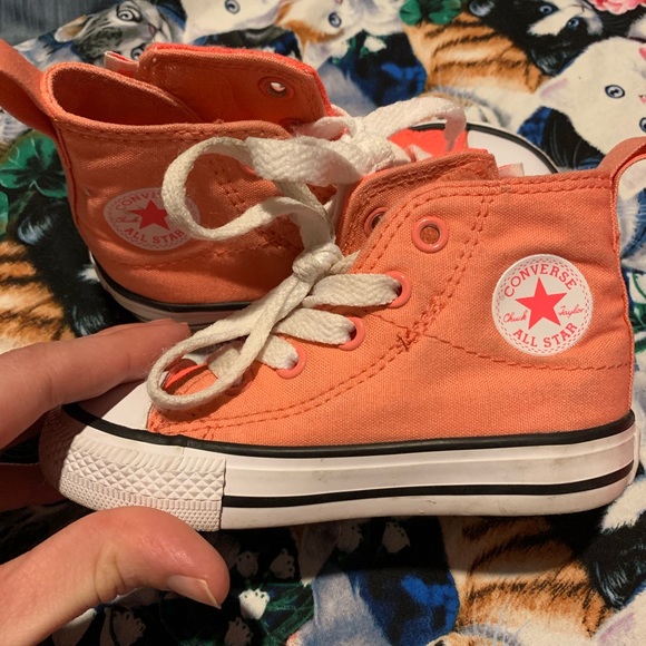 Toddler Converse shoes - Picture 3 of 8